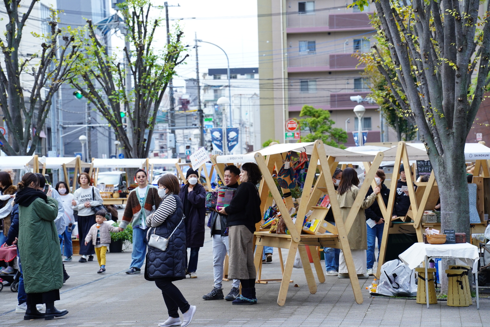 リトグラフ 街並みと人々の生活 公共R不動産 | 所沢の各所でまちを使いこなし、魅力を引き上げる二日間